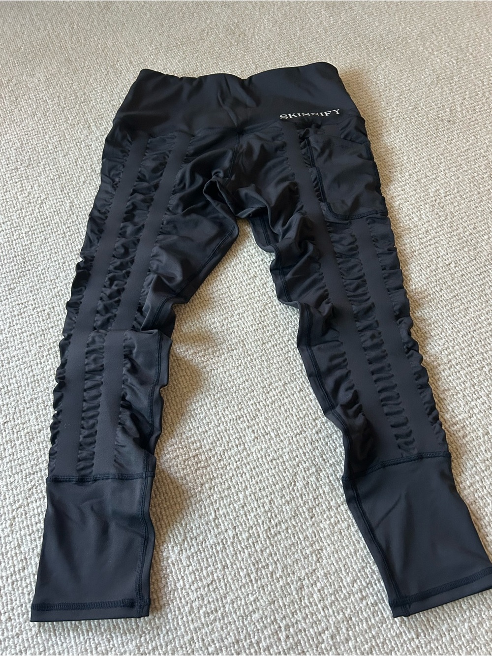 SKINN Black Ruched Side women ' Active Leggings